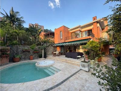 Casa de 4 alcobas en venta en Las Lomas El Poblado, Medellín, 310 m² · foto 3 de 20