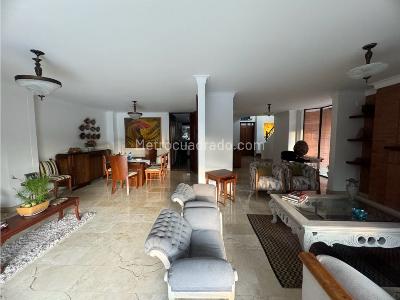 Casa de 4 alcobas en venta en Las Lomas El Poblado, Medellín, 310 m² · foto 9 de 20