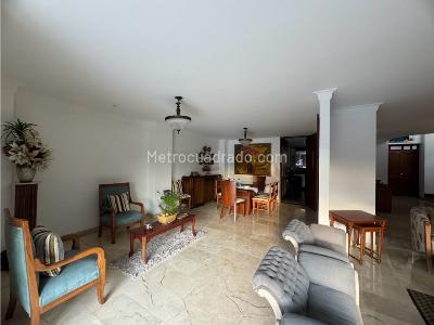 Casa de 4 alcobas en venta en Las Lomas El Poblado, Medellín, 310 m² · foto 10 de 20