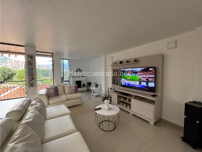 Casa de 5 alcobas en venta en Loma Las Brujas Envigado, Envigado, 404 m² · foto 5 de 20