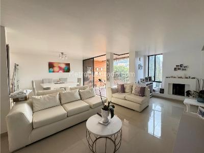 Casa de 5 alcobas en venta en Loma Las Brujas Envigado, Envigado, 404 m² · foto 6 de 20
