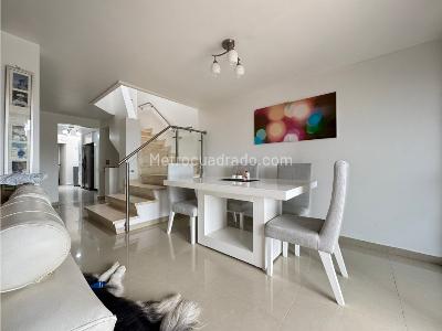 Casa de 5 alcobas en venta en Loma Las Brujas Envigado, Envigado, 404 m² · foto 9 de 20
