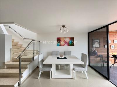 Casa de 5 alcobas en venta en Loma Las Brujas Envigado, Envigado, 404 m² · foto 11 de 20