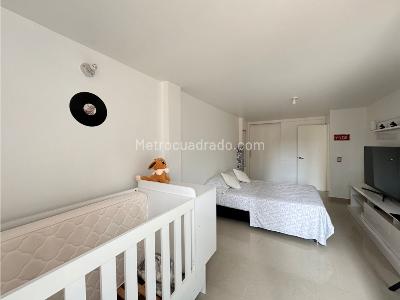 Casa de 5 alcobas en venta en Loma Las Brujas Envigado, Envigado, 404 m² · foto 16 de 20