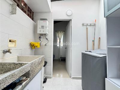 Casa de 5 alcobas en venta en Loma Las Brujas Envigado, Envigado, 404 m² · foto 19 de 20