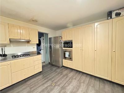 Casa de 4 alcobas en venta en Las Lomas El Poblado, Medellín, 362 m² · foto 17 de 20