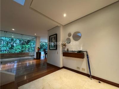 Casa de 4 alcobas en venta en Las Lomas El Poblado, Medellín, 362 m² · foto 19 de 20
