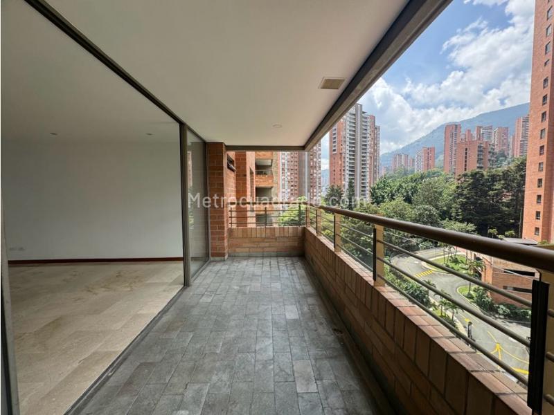 Apartamento Espectacular de 4 Alcobas en El Tesoro, El Poblado