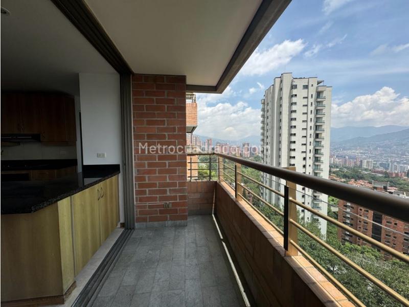 Apartamento Espectacular de 4 Alcobas en El Tesoro, El Poblado - 2