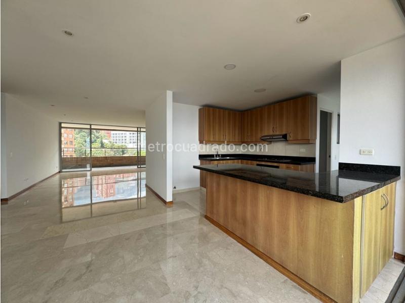 Apartamento Espectacular de 4 Alcobas en El Tesoro, El Poblado - 9