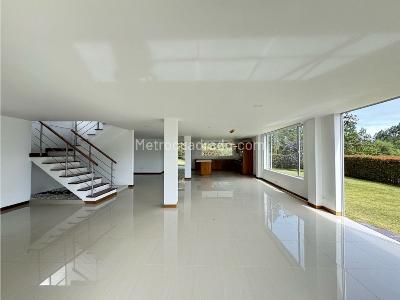 Casa de 4 alcobas en venta en Loma El Escobero Envigado, Envigado, 350 m² · foto 11 de 20