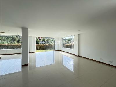 Casa de 4 alcobas en venta en Loma El Escobero Envigado, Envigado, 350 m² · foto 13 de 20