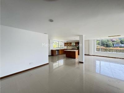 Casa de 4 alcobas en venta en Loma El Escobero Envigado, Envigado, 350 m² · foto 14 de 20