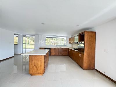 Casa de 4 alcobas en venta en Loma El Escobero Envigado, Envigado, 350 m² · foto 16 de 20