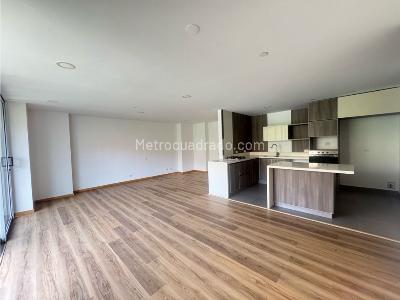 Apartamento de 3 alcobas en venta en Loma Las Brujas Envigado, Envigado, 125 m² · foto 2 de 20