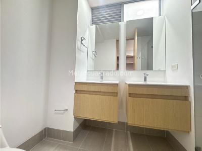 Apartamento de 3 alcobas en venta en Loma Las Brujas Envigado, Envigado, 125 m² · foto 18 de 20