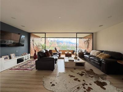 Apartamento de 4 alcobas en venta en Las Santas El Poblado, Medellín, 145 m² · foto 3 de 20