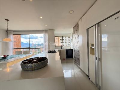 Apartamento de 4 alcobas en venta en Las Santas El Poblado, Medellín, 145 m² · foto 9 de 20