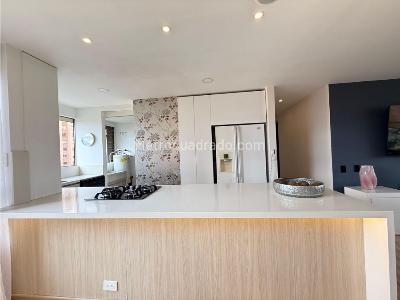 Apartamento de 4 alcobas en venta en Las Santas El Poblado, Medellín, 145 m² · foto 10 de 20