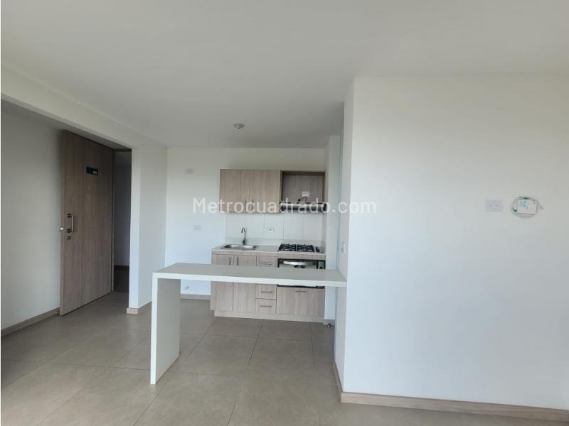 Apartamento de 2 Alcobas con Balcón y Vista a Montañas en Fontibón - 6