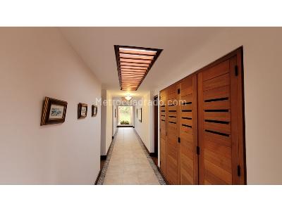 Casa de 5 alcobas en venta en Loma El Escobero Envigado, Envigado · foto 20 de 20