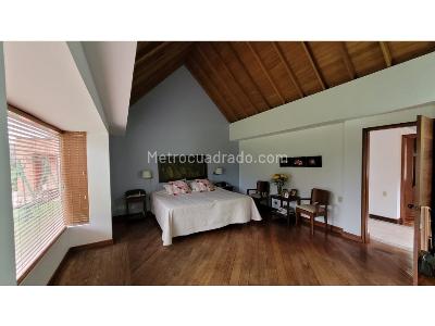 Casa de 5 alcobas en venta en Loma El Escobero Envigado, Envigado · foto 7 de 20
