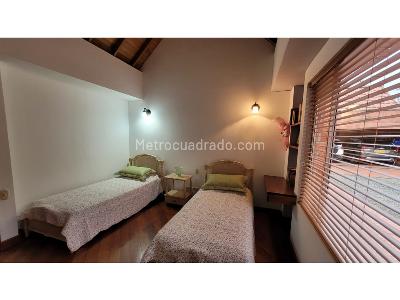 Casa de 5 alcobas en venta en Loma El Escobero Envigado, Envigado · foto 15 de 20