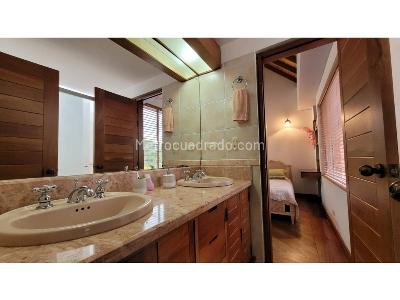 Casa de 5 alcobas en venta en Loma El Escobero Envigado, Envigado · foto 16 de 20