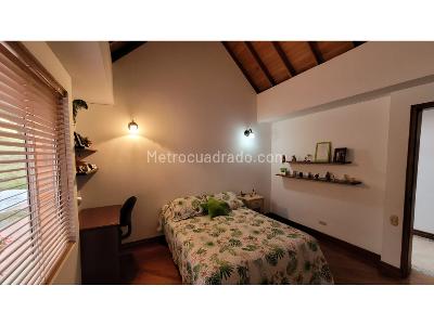 Casa de 5 alcobas en venta en Loma El Escobero Envigado, Envigado · foto 18 de 20