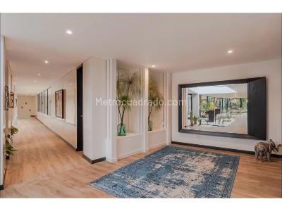 Casa de 4 alcobas en venta en Las Palmas El Poblado, Medellín, 785 m² · foto 4 de 8