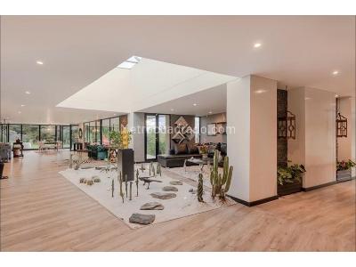 Casa de 4 alcobas en venta en Las Palmas El Poblado, Medellín, 785 m² · foto 6 de 8