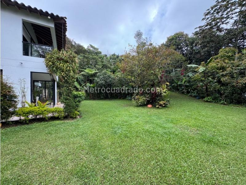 Piso – Envigado, El Escudero - Más