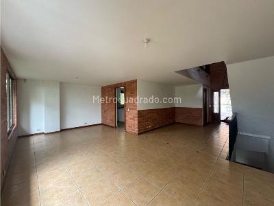 Casa de 4 alcobas en venta en Cumbres Envigado, Envigado, 291 m² · foto 6 de 20