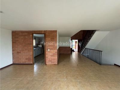 Casa de 4 alcobas en venta en Cumbres Envigado, Envigado, 291 m² · foto 8 de 20