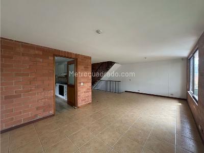 Casa de 4 alcobas en venta en Cumbres Envigado, Envigado, 291 m² · foto 9 de 20