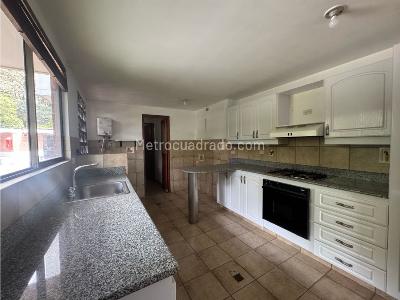 Casa de 4 alcobas en venta en Cumbres Envigado, Envigado, 291 m² · foto 13 de 20