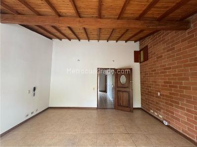 Casa de 4 alcobas en venta en Cumbres Envigado, Envigado, 291 m² · foto 19 de 20