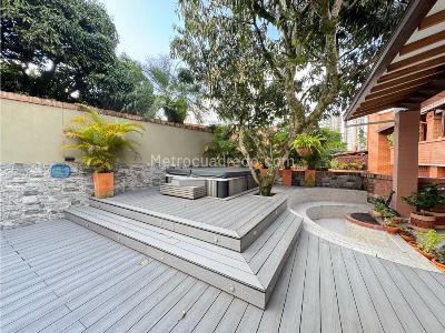 Casa de 4 alcobas en venta en Loma Los Parra Poblado, Medellín, 334 m² · foto 4 de 20