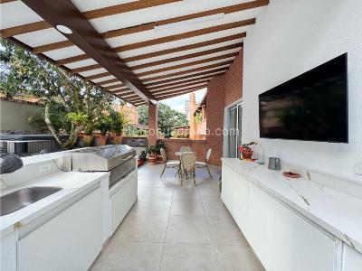 Casa de 4 alcobas en venta en Loma Los Parra Poblado, Medellín, 334 m² · foto 7 de 20