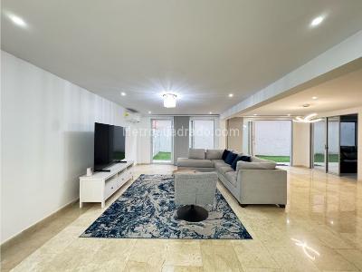 Casa de 4 alcobas en venta en Loma Los Parra Poblado, Medellín, 334 m² · foto 10 de 20