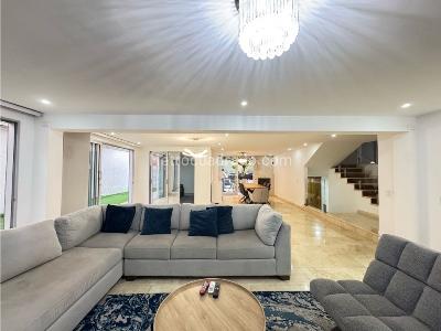 Casa de 4 alcobas en venta en Loma Los Parra Poblado, Medellín, 334 m² · foto 11 de 20