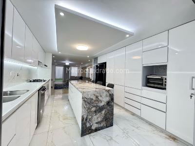 Casa de 4 alcobas en venta en Loma Los Parra Poblado, Medellín, 334 m² · foto 13 de 20