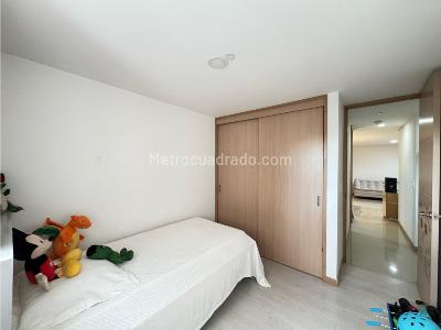 Apartamento de 3 alcobas en venta en La Abadia Envigado, Envigado, 79 m² · foto 18 de 20