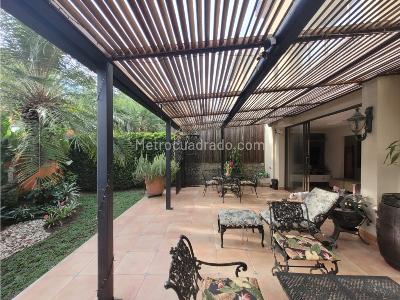 Casa de 5 alcobas en venta en Las Palmas El Poblado, Medellín, 371 m² · foto 2 de 20