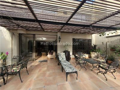 Casa de 5 alcobas en venta en Las Palmas El Poblado, Medellín, 371 m² · foto 3 de 20