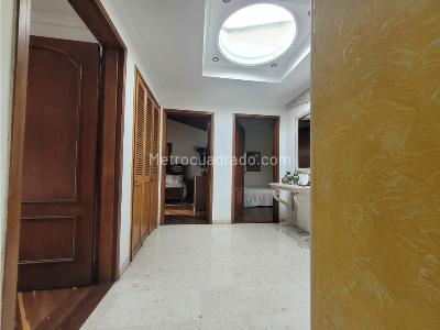 Casa de 5 alcobas en venta en Las Palmas El Poblado, Medellín, 371 m² · foto 15 de 20
