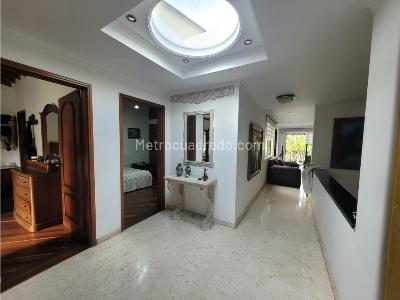 Casa de 5 alcobas en venta en Las Palmas El Poblado, Medellín, 371 m² · foto 16 de 20