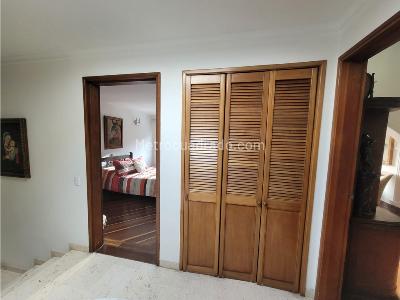Casa de 5 alcobas en venta en Las Palmas El Poblado, Medellín, 371 m² · foto 17 de 20