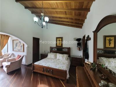 Casa de 5 alcobas en venta en Las Palmas El Poblado, Medellín, 371 m² · foto 18 de 20