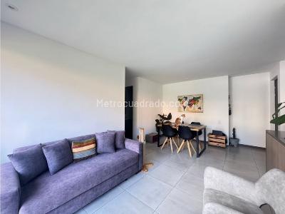 Apartamento de 2 alcobas en venta en Cumbres Envigado, Envigado, 69 m² · foto 2 de 20